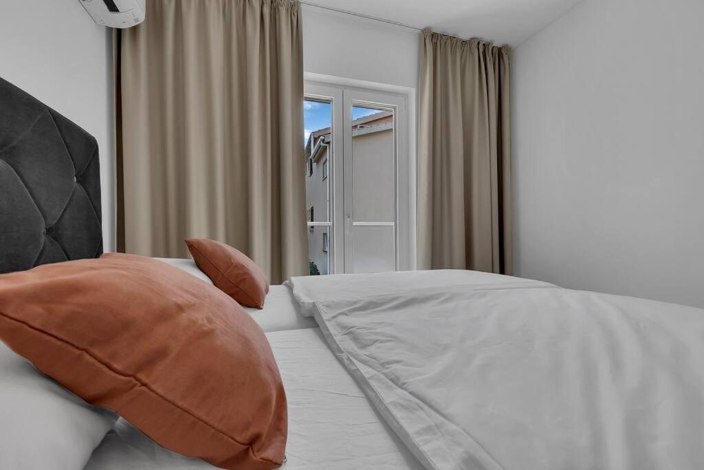 Apartment Dals - Makarska Exklusiv Tucepi Bagian luar foto